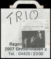 Exemplar der 1981.10 Trio 12" LP Trio (DE: Mercury 6435 138 ..53) mit Bonus-Single Halt mich fest ich werd verrückt (DE: Mercury 6005 180) und Tragegriff